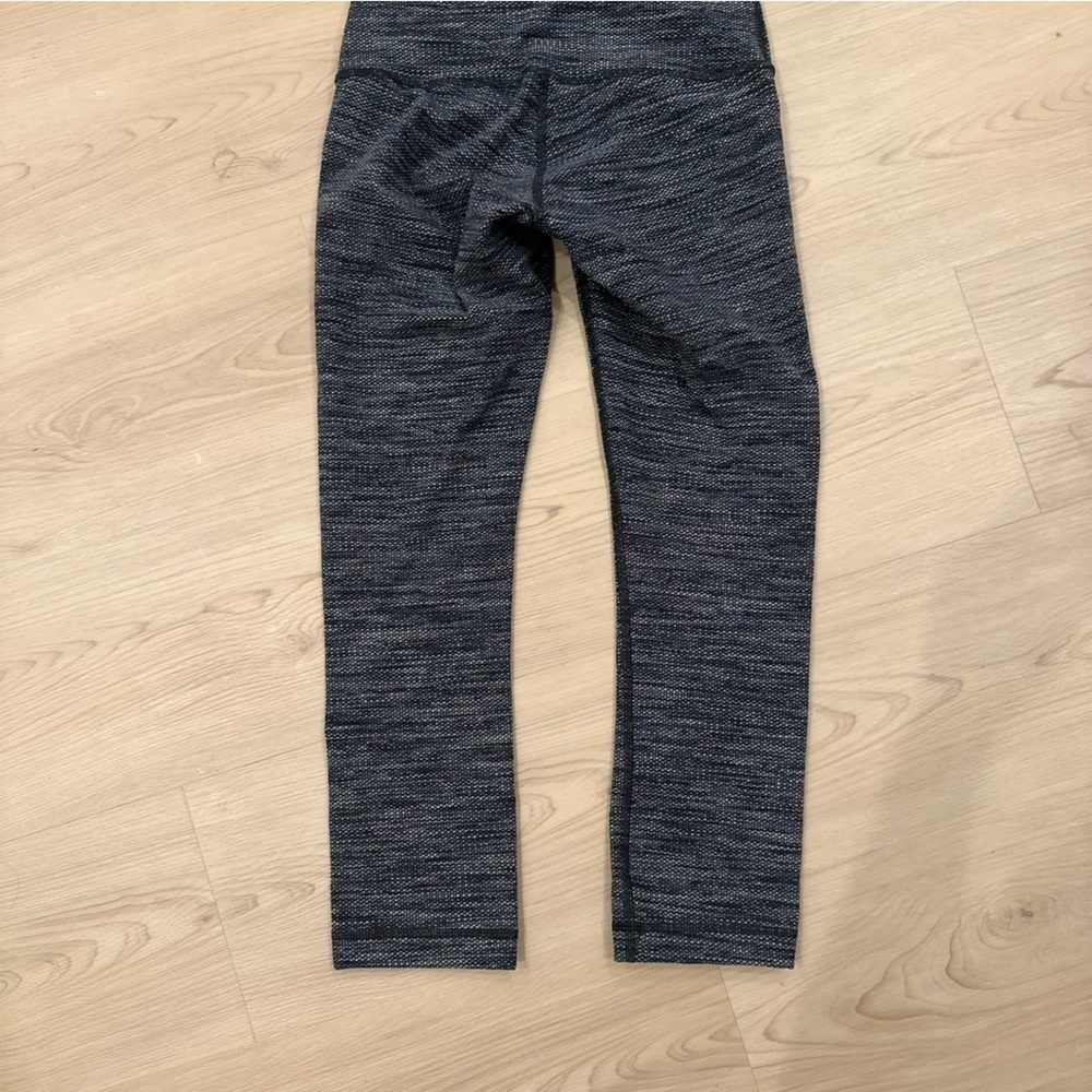 Lululemon abstract print capri leggings - Picture 2 of 5